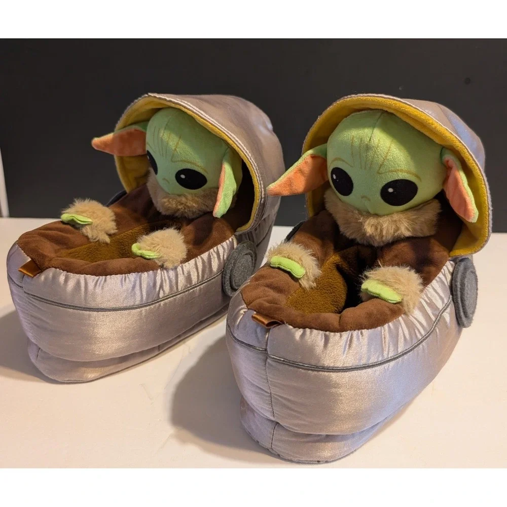 Gap Star Wars Grogu Mandalorian Hover Pram Plush Slippers Silver Kids 1/2